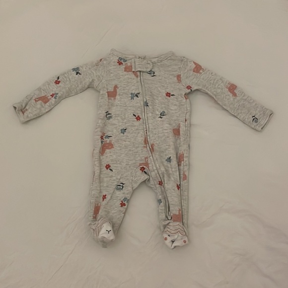 Baby Girl NB Sleepers - Picture 3 of 6